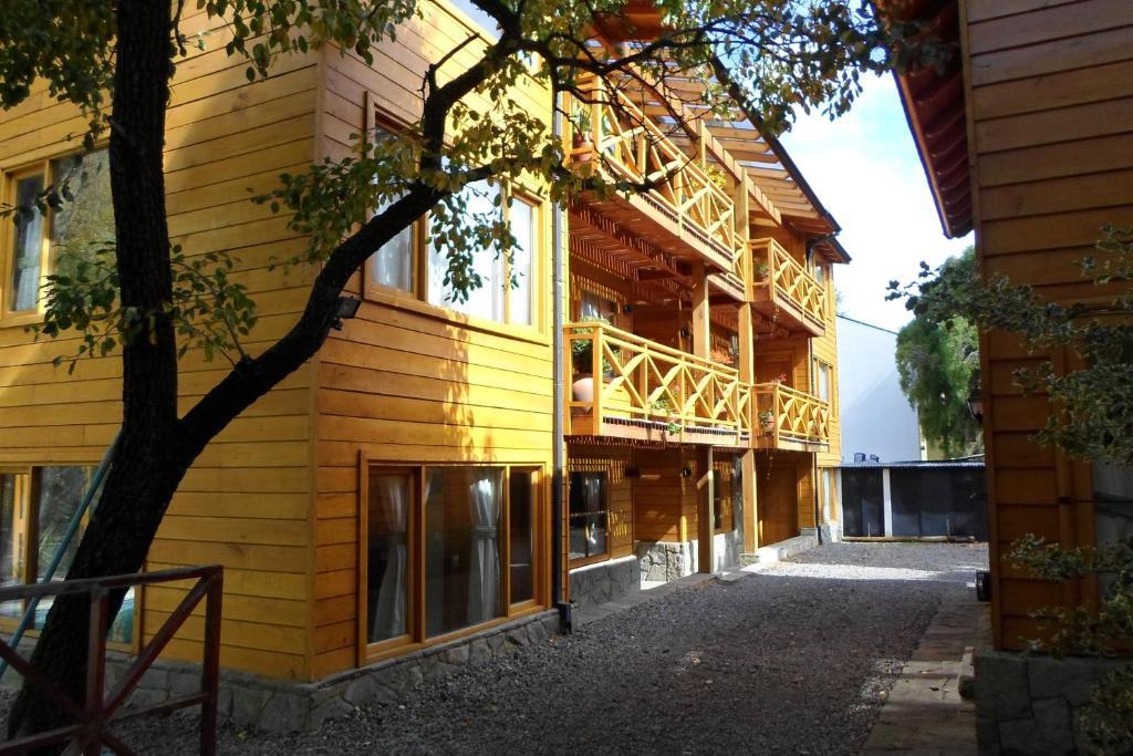 Apart Hotel Robles Del Sur San Martín de los Andes Exterior foto