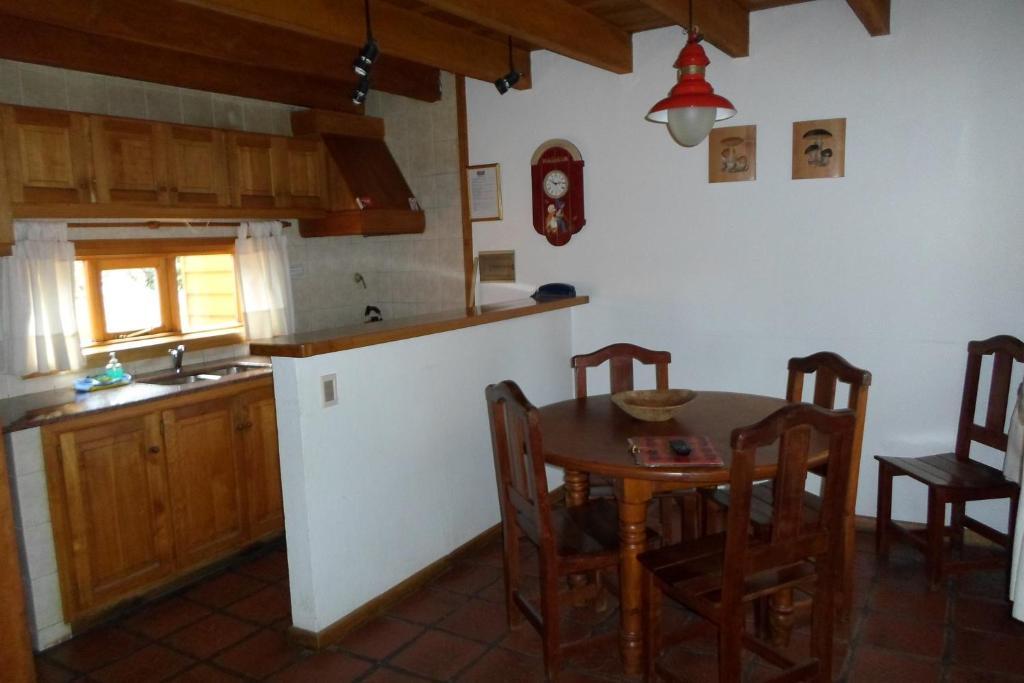Apart Hotel Robles Del Sur San Martín de los Andes Quarto foto