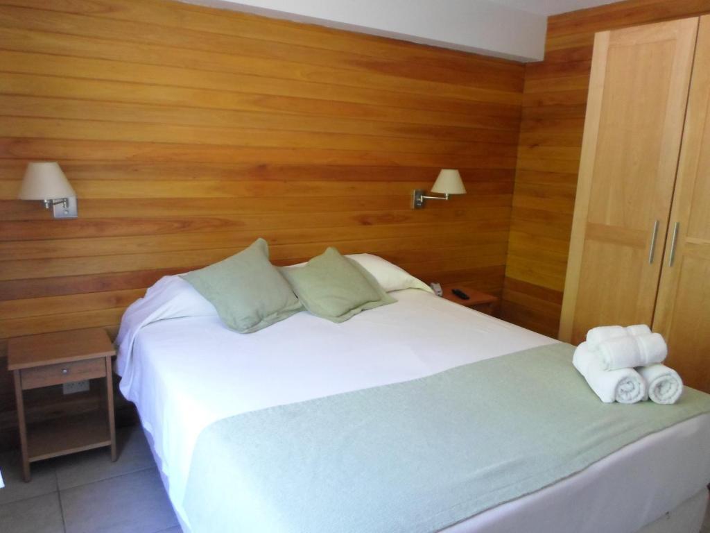 Apart Hotel Robles Del Sur San Martín de los Andes Quarto foto