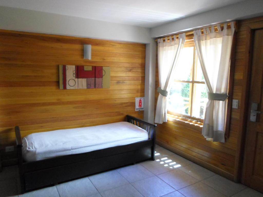 Apart Hotel Robles Del Sur San Martín de los Andes Quarto foto