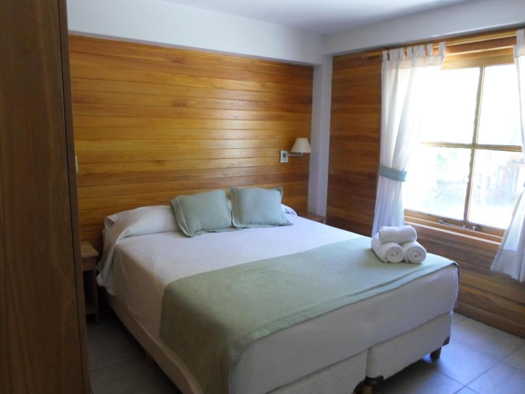 Apart Hotel Robles Del Sur San Martín de los Andes Quarto foto