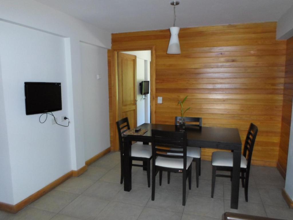Apart Hotel Robles Del Sur San Martín de los Andes Quarto foto